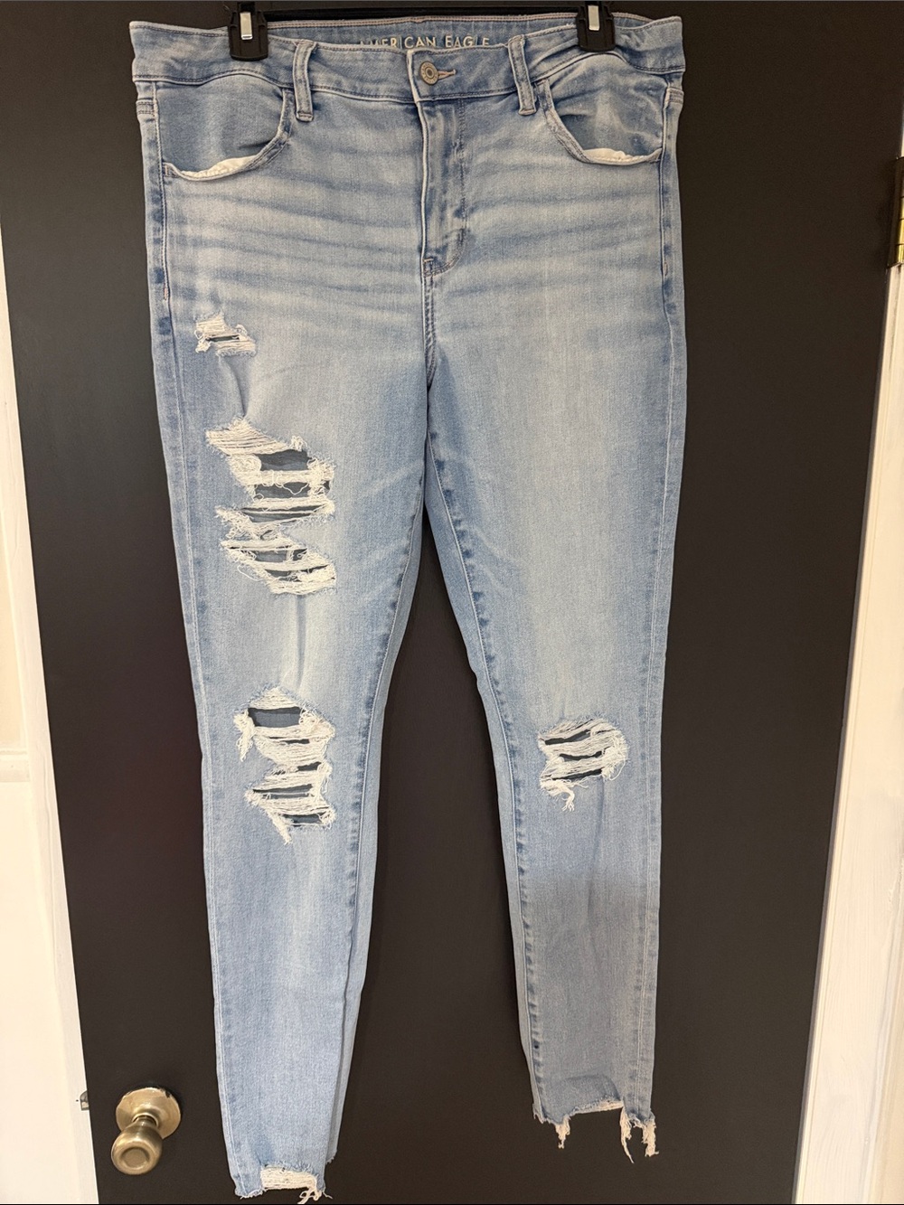 American Eagle Outfitters Light Blue Distressed Skinny Jeans